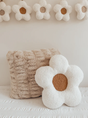 White Daisy Pillow - Milz & Madz